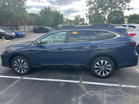 Certified 2025 Subaru Outback Limited AWD/4WD image 7