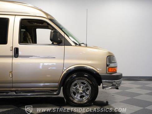 Used 2006 Chevrolet Express 1500 w/ Preferred Equipment Group image 30