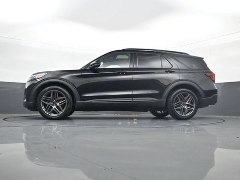 Used 2025 Ford Explorer ST AWD/4WD image 29
