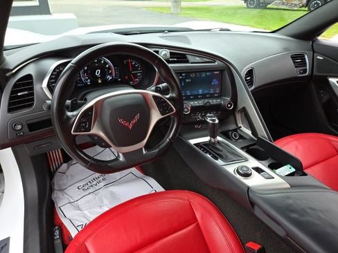 Used 2018 Chevrolet Corvette Stingray Coupe w/ 1LT RWD image 27