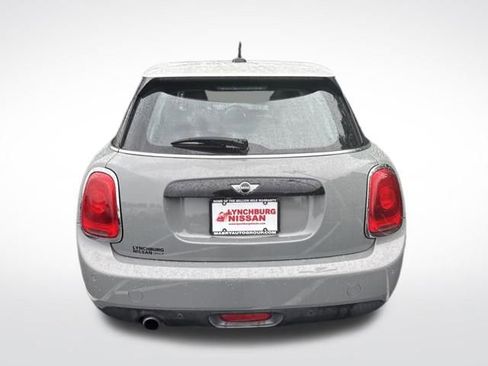 Used 2018 MINI Cooper 4-Door Hardtop FWD image 5