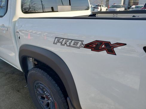 Certified 2025 Nissan Frontier PRO-4X w/ Pro Convenience Package image 11