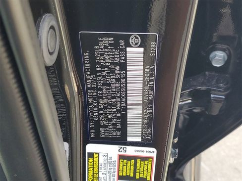 Used 2025 Toyota Camry LE image 30