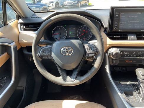 Used 2020 Toyota RAV4 LE FWD image 26
