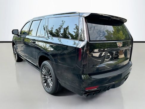 Used 2024 Cadillac Escalade ESV V w/ Heavy-Duty Trailer Package AWD/4WD image 6