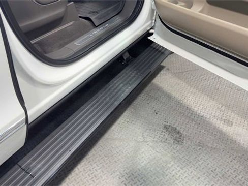 Used 2024 Lincoln Navigator Premiere image 14