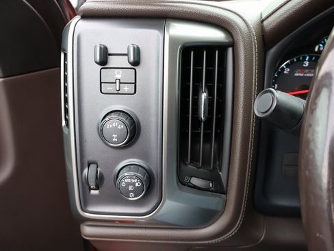 Used 2019 Chevrolet Silverado 2500 LTZ w/ Vortec Plus Package image 8