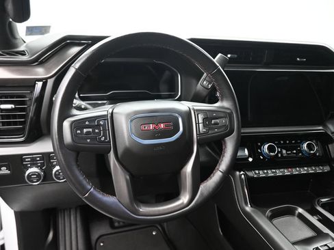 Used 2025 GMC Sierra 2500 AT4X AWD/4WD image 15