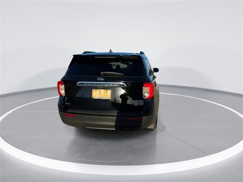 Used 2021 Ford Explorer XLT image 10