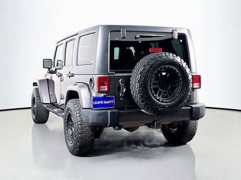 Used 2017 Jeep Wrangler Unlimited Sahara AWD/4WD image 5