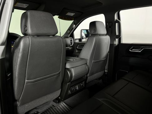 Used 2025 Chevrolet Silverado 2500 LTZ AWD/4WD image 24