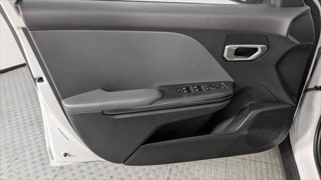 Used 2025 Kia K4 FWD image 13