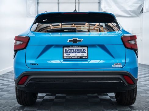 New 2026 Chevrolet Trax RS w/ Sunroof Package FWD image 6