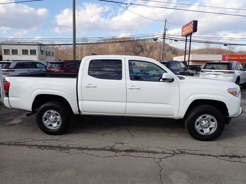 Used 2023 Toyota Tacoma SR image 9