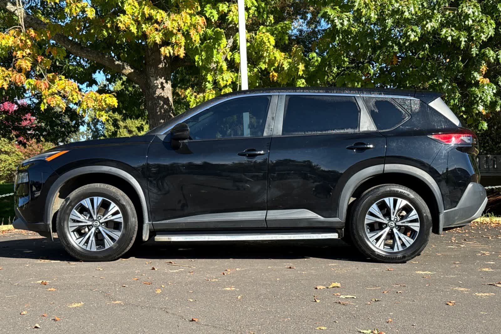 Used 2022 Nissan Rogue SV AWD/4WD image 5