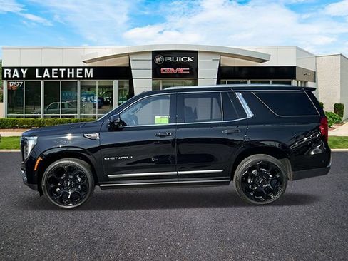 New 2026 GMC Yukon Denali w/ Denali Reserve Package AWD/4WD image 2