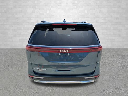 Used 2022 Kia Carnival SX FWD image 3