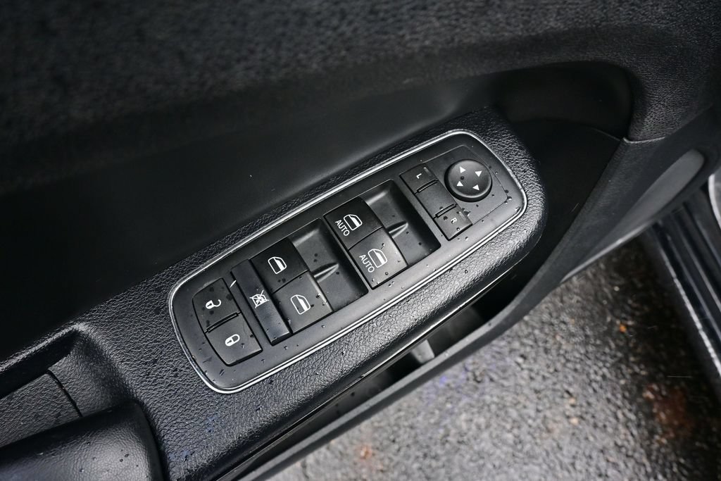 Used 2015 Chrysler 300 S w/ 300S Premium Group AWD/4WD image 10