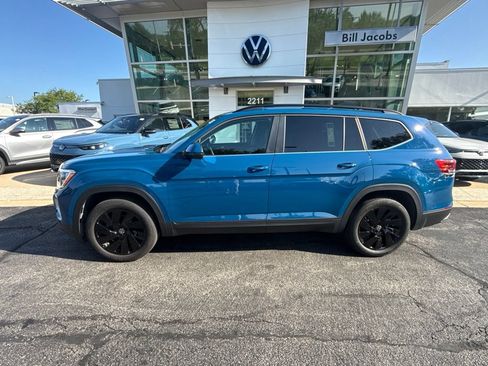 Used 2026 Volkswagen Atlas SE w/ Black Wheel Package AWD/4WD image 3