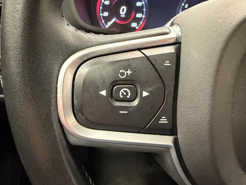 Used 2020 Volvo XC60 T5 Momentum AWD/4WD image 24