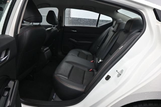 Used 2024 Nissan Altima 2.5 SR FWD image 8