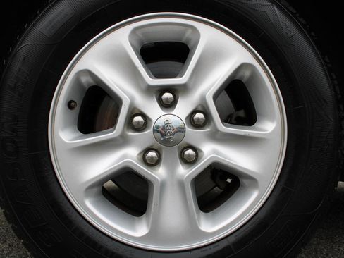 Used 2017 Jeep Grand Cherokee Laredo w/ Quick Order Package 23E image 21