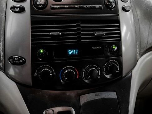 Used 2008 Toyota Sienna LE image 23