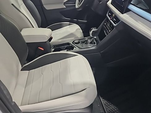 New 2026 Volkswagen Taos SE image 13