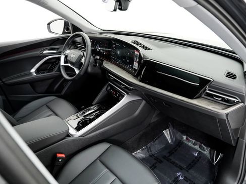 New 2025 Audi Q5 Premium image 22