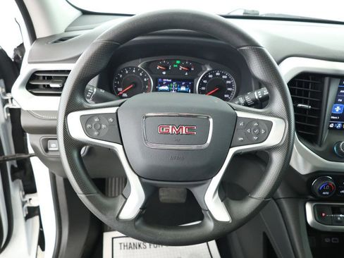 Used 2023 GMC Acadia SLE image 11