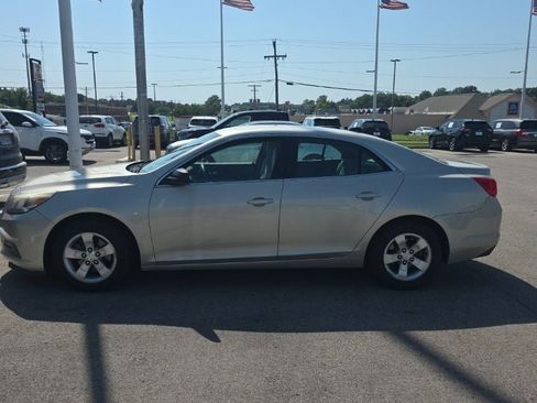 Used 2013 Chevrolet Malibu LS FWD image 2