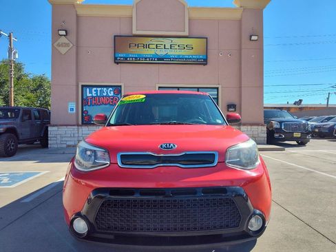 Used 2016 Kia Soul + FWD image 9