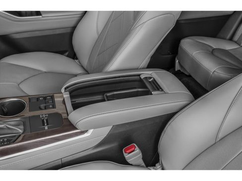 New 2026 Toyota Highlander Platinum AWD/4WD image 13