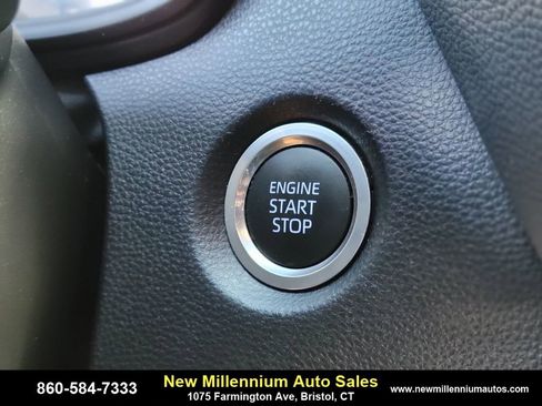 Used 2021 Toyota Corolla SE image 25