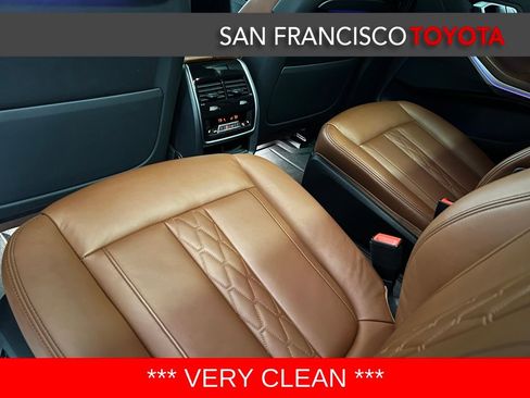 Used 2022 BMW X7 xDrive40i w/ M Sport Package image 16