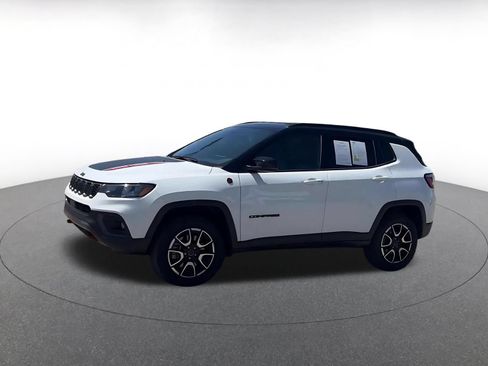 Used 2025 Jeep Compass Trailhawk AWD/4WD image 8