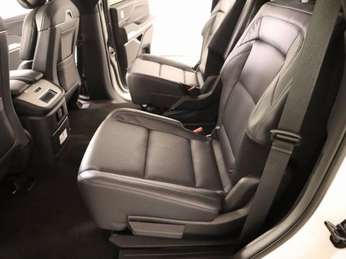 New 2025 Lincoln Navigator Reserve w/ Jet Appearance Package AWD/4WD image 12