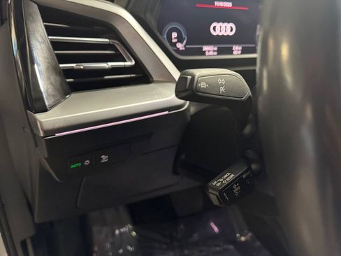 Used 2022 Audi Q4 e-tron Prestige image 14