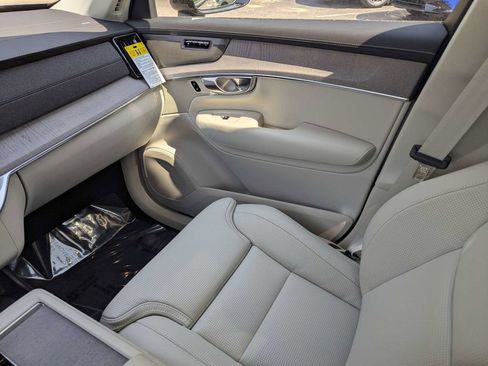 New 2026 Volvo XC90 T8 Ultra w/ Protection Package AWD/4WD image 17