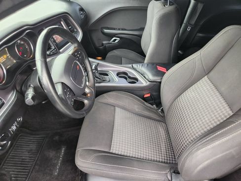 Used 2017 Dodge Challenger SXT w/ Cold Weather Group RWD image 16
