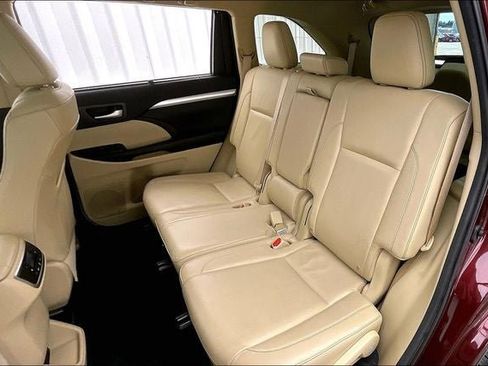 Used 2016 Toyota Highlander XLE image 20
