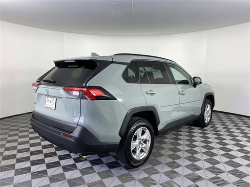 Used 2021 Toyota RAV4 XLE w/ Convenience Package image 9
