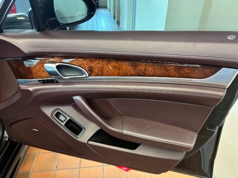 Used 2012 Porsche Panamera 4S image 33