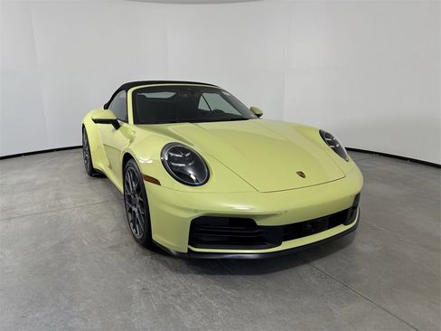 Certified 2025 Porsche 911 Carrera image 9