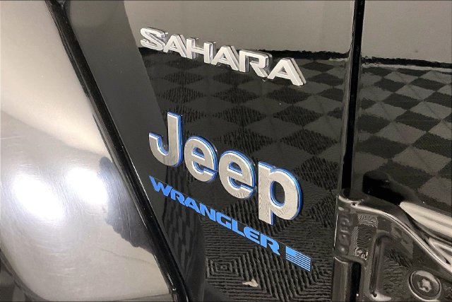 Used 2023 Jeep Wrangler Unlimited Sahara AWD/4WD image 22