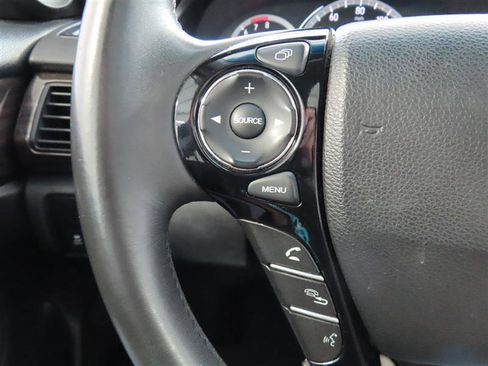 Used 2016 Honda Accord EX-L image 24