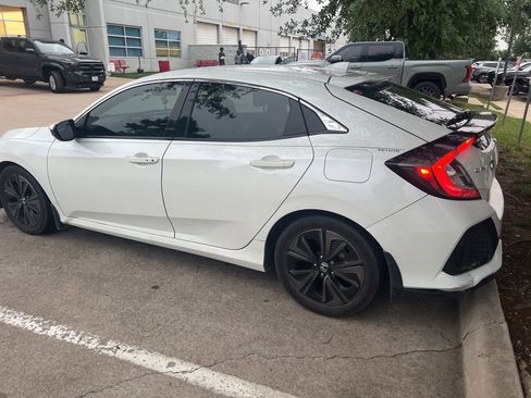Used 2018 Honda Civic EX image 2