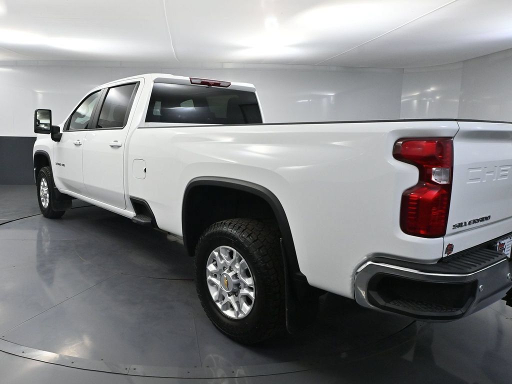 Used 2025 Chevrolet Silverado 3500 LT w/ Safety Package AWD/4WD image 6