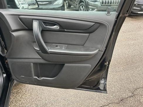 Used 2017 Chevrolet Traverse LT image 30