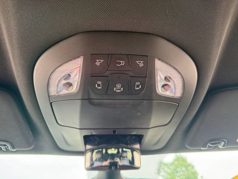 Used 2024 Chrysler Pacifica Limited FWD image 51